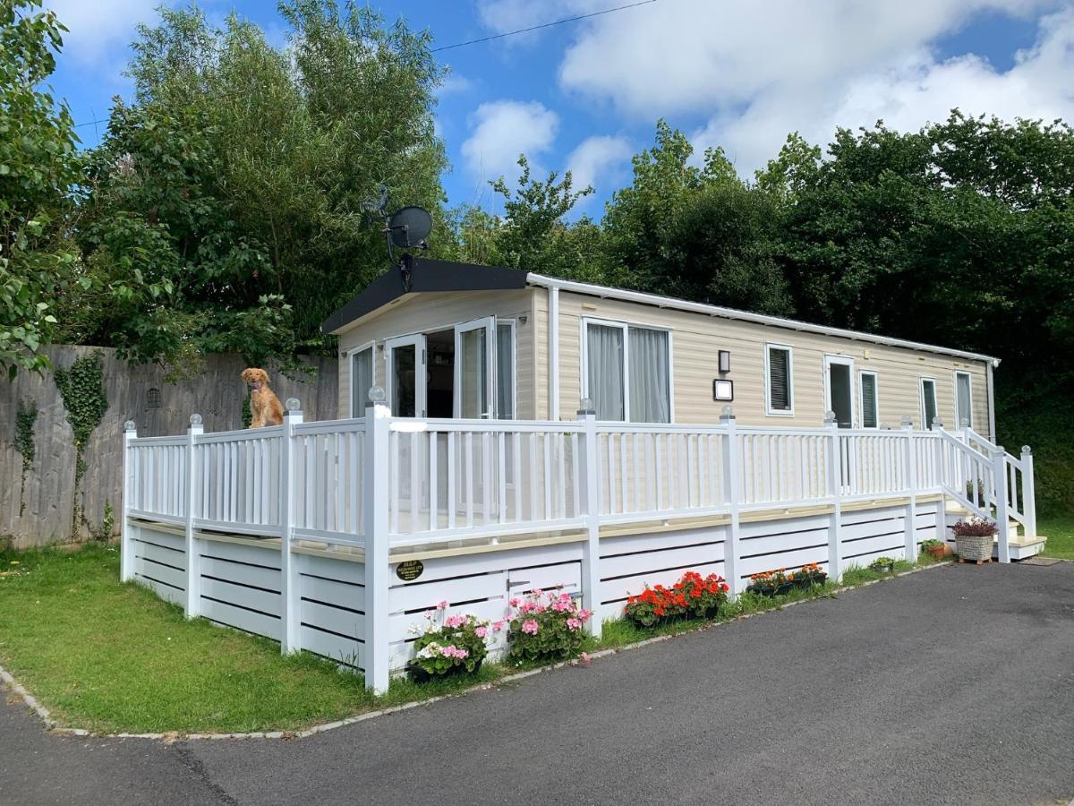 Mollys Retreat Pet Friendly Three Bed Caravan With Small Garden Newquay Bay Resort Quieter Area Of Park Экстерьер фото