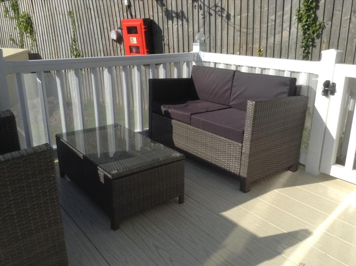 Mollys Retreat Pet Friendly Three Bed Caravan With Small Garden Newquay Bay Resort Quieter Area Of Park Экстерьер фото