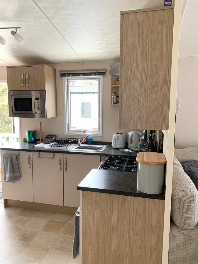 Mollys Retreat Pet Friendly Three Bed Caravan With Small Garden Newquay Bay Resort Quieter Area Of Park Экстерьер фото